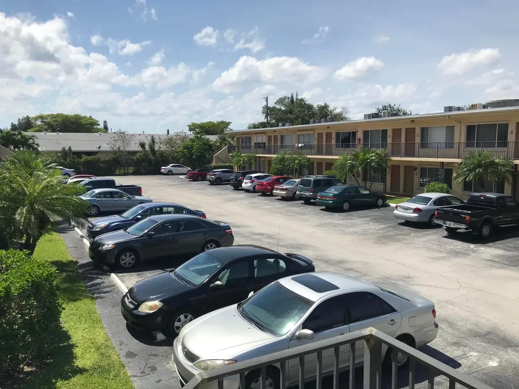 2303 S Federal Highway Boynton Beach FL 33435