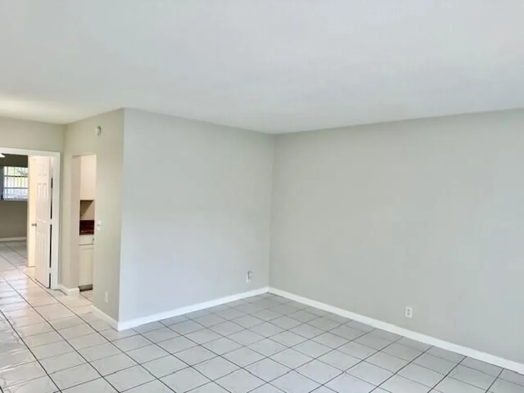 2303 S Federal Highway Boynton Beach FL 33435