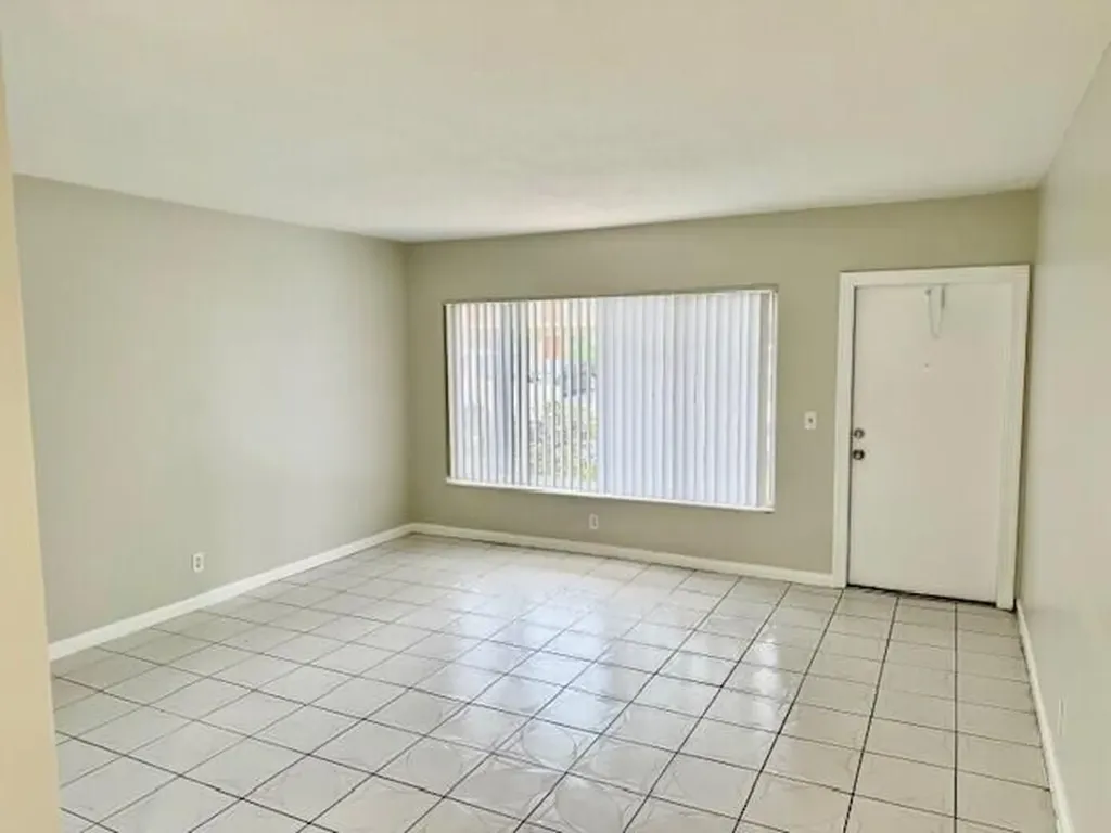 2303 S Federal Highway Boynton Beach FL 33435