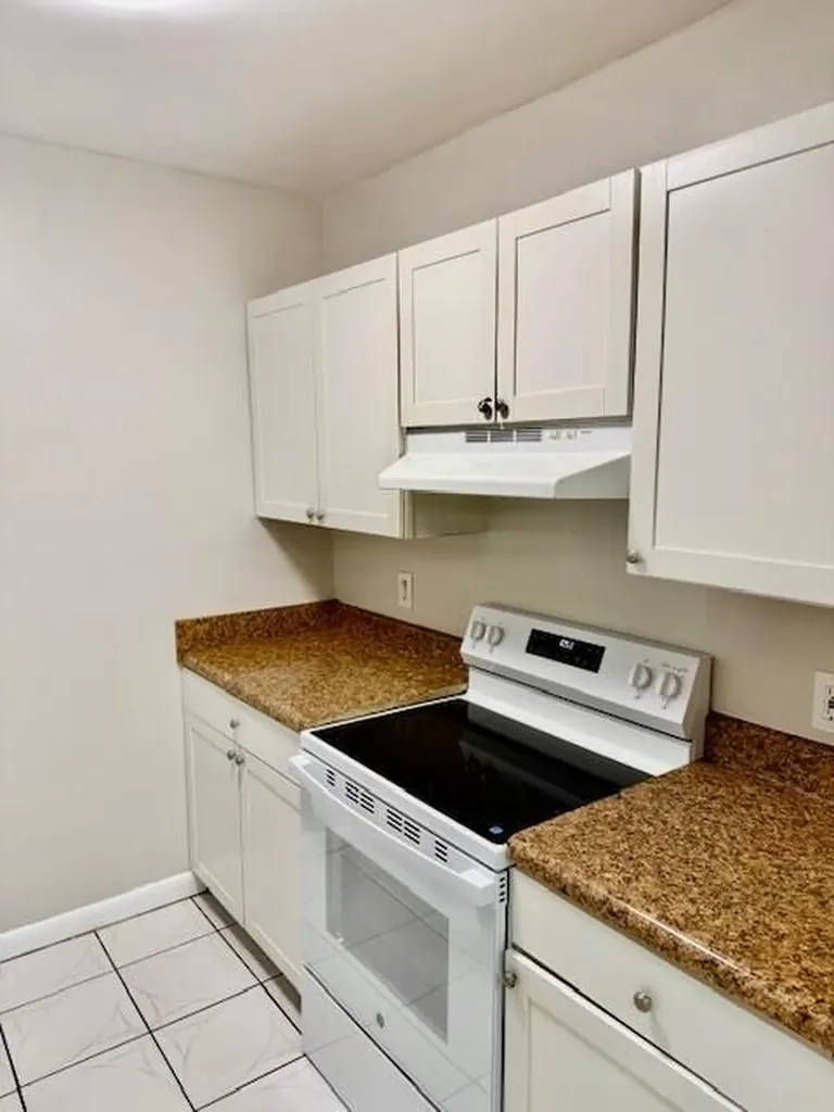 2303 S Federal Highway Boynton Beach FL 33435