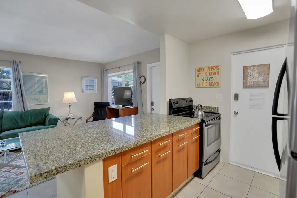 3212 NE 9th Pompano Beach FL 33062