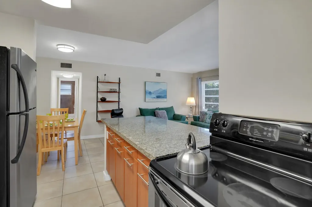 3212 NE 9th Pompano Beach FL 33062