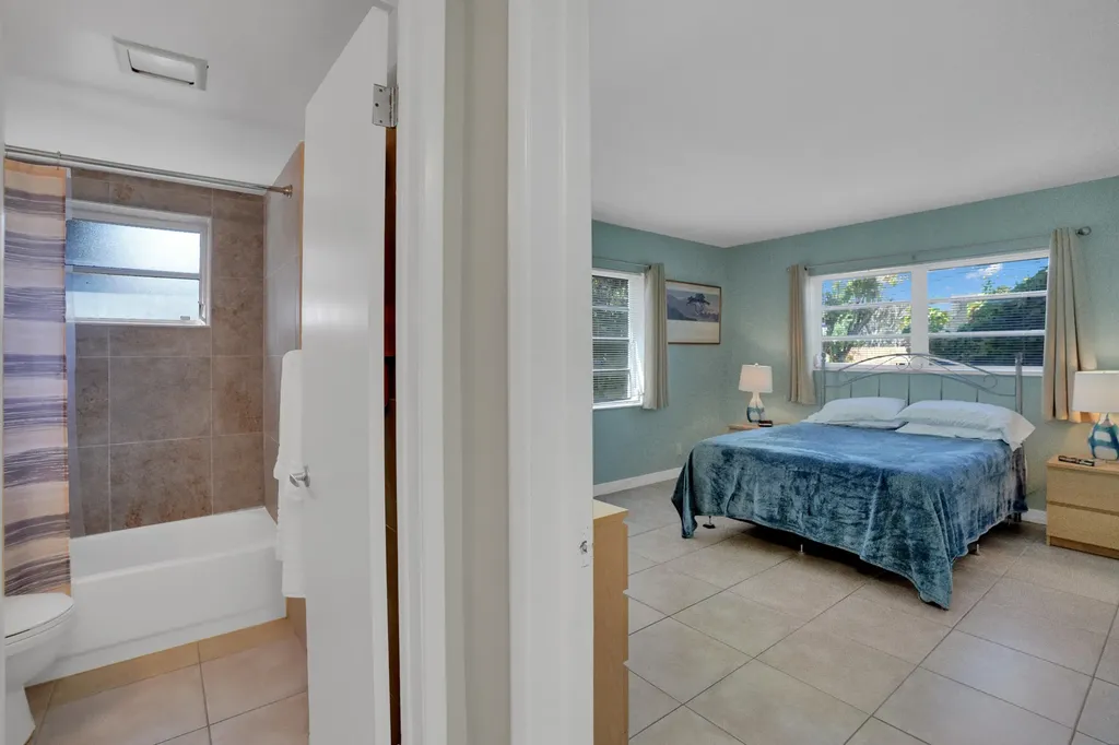 3212 NE 9th Pompano Beach FL 33062
