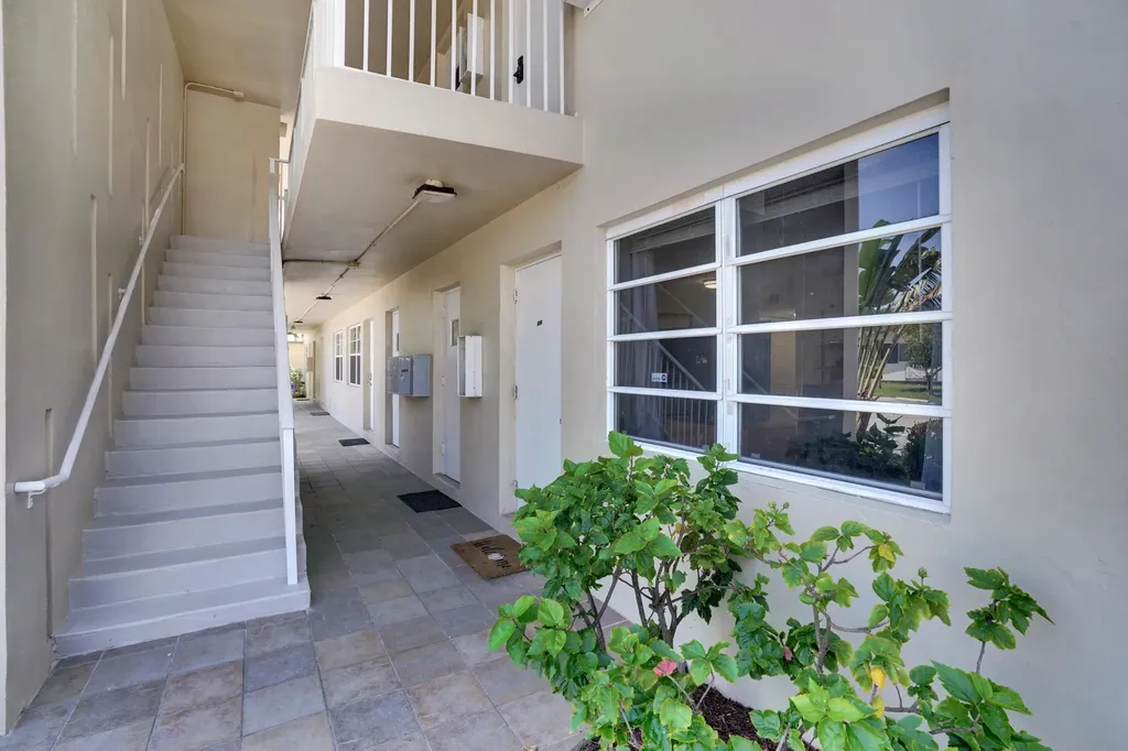 3212 NE 9th Pompano Beach FL 33062