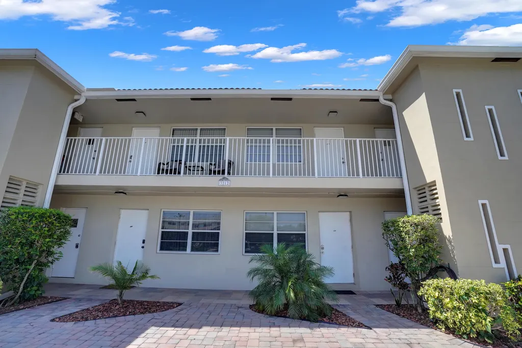 3212 NE 9th Pompano Beach FL 33062