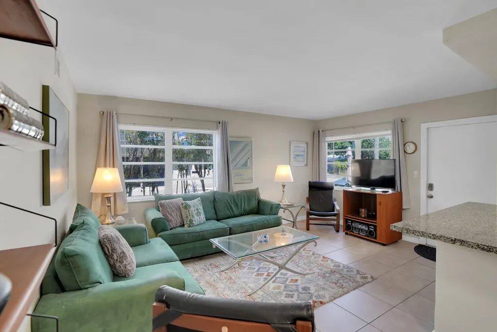 3212 NE 9th Pompano Beach FL 33062