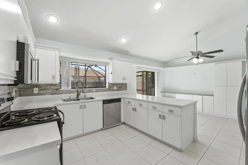 9284 Laurel Green Drive Boynton Beach FL 33437