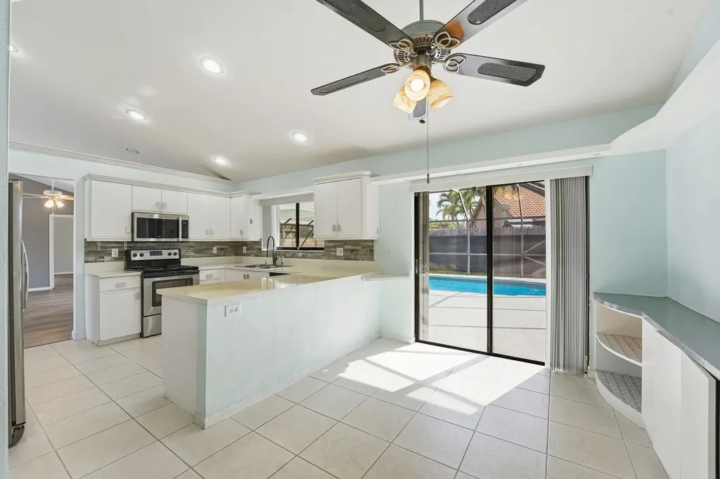 9284 Laurel Green Drive Boynton Beach FL 33437