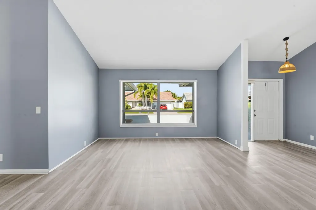 9284 Laurel Green Drive Boynton Beach FL 33437