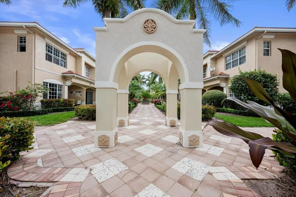 5102 Artesa Way W Palm Beach Gardens FL 33418