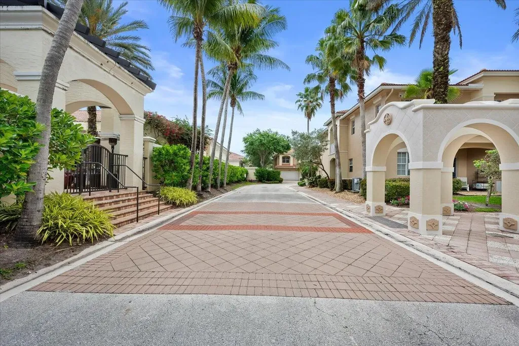 5102 Artesa Way W Palm Beach Gardens FL 33418