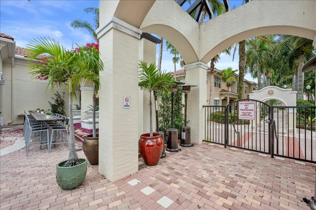 5102 Artesa Way W Palm Beach Gardens FL 33418