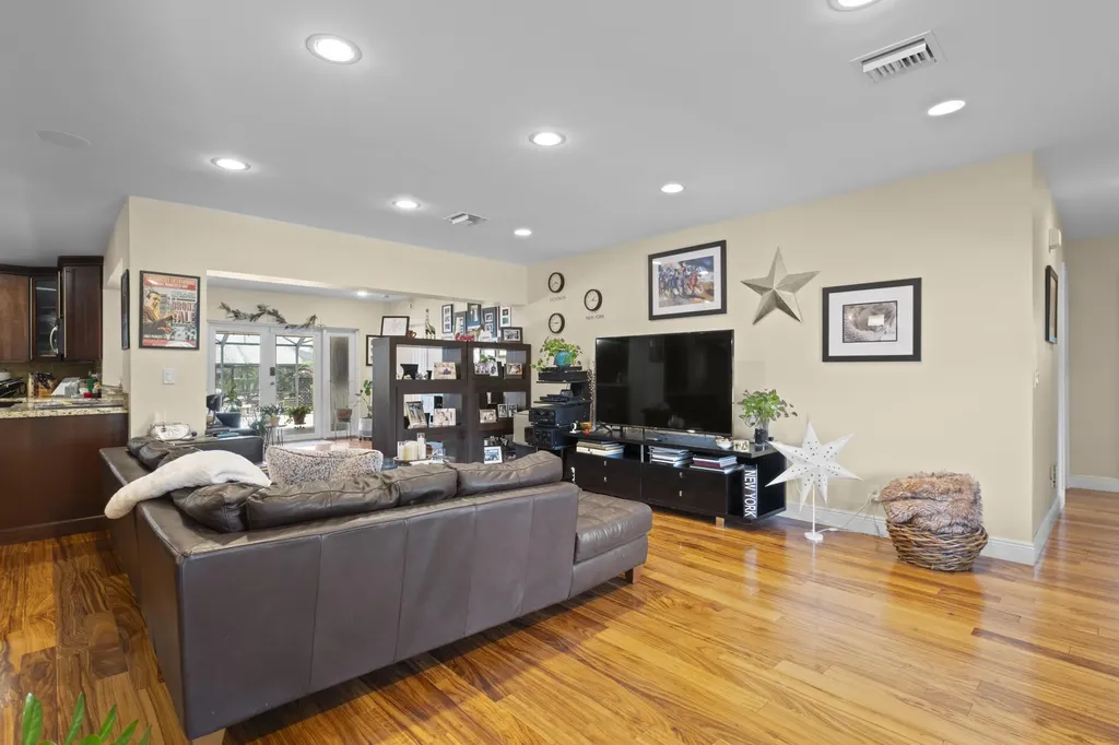 2700 NE 4th Way Boca Raton FL 33431