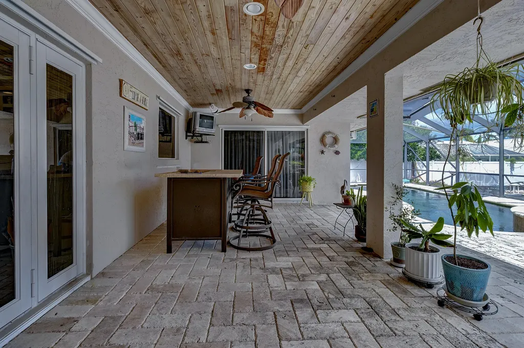 2700 NE 4th Way Boca Raton FL 33431