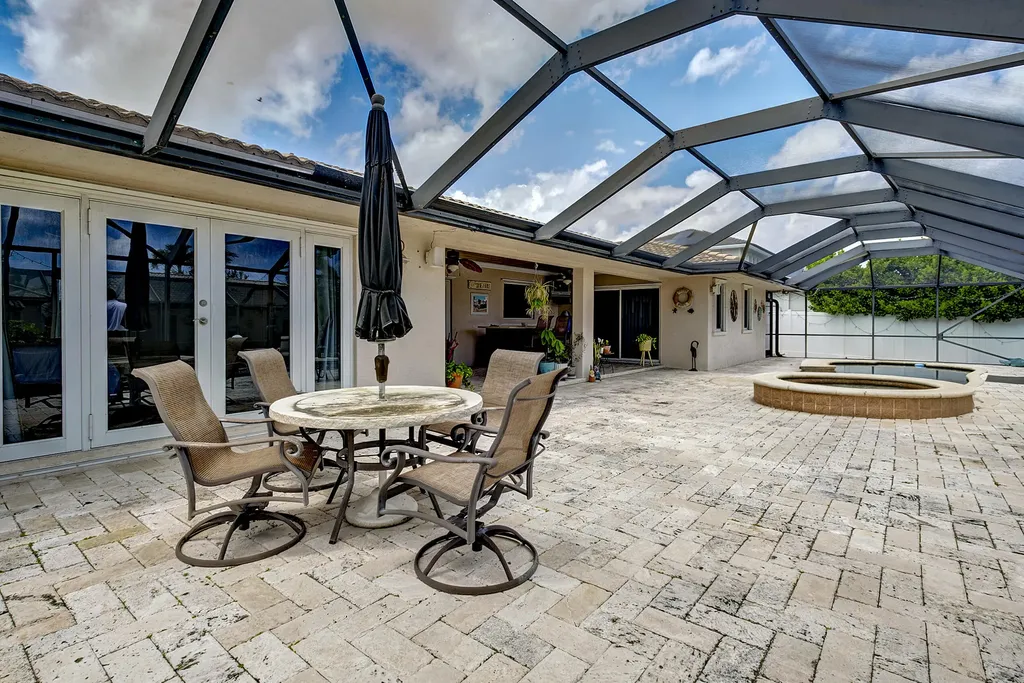 2700 NE 4th Way Boca Raton FL 33431