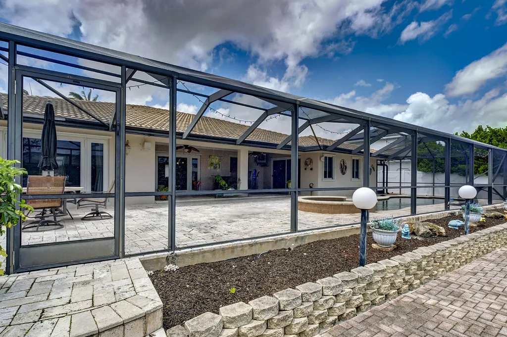 2700 NE 4th Way Boca Raton FL 33431