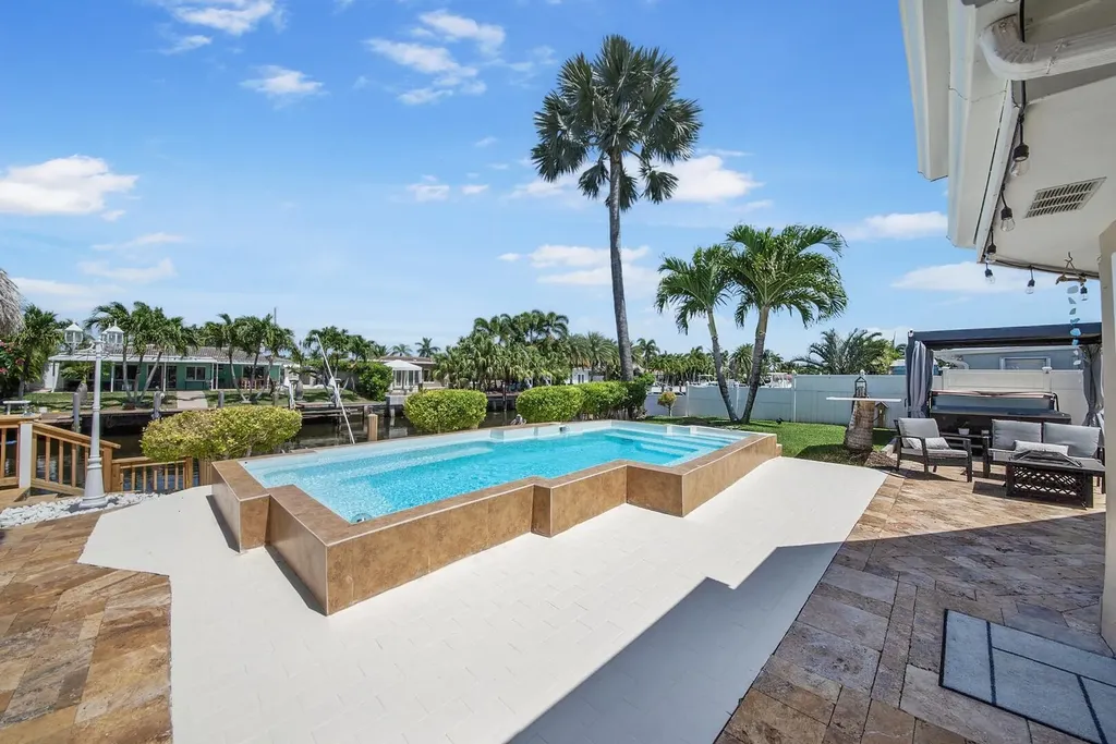 220 SE 2nd Avenue Pompano Beach FL 33060