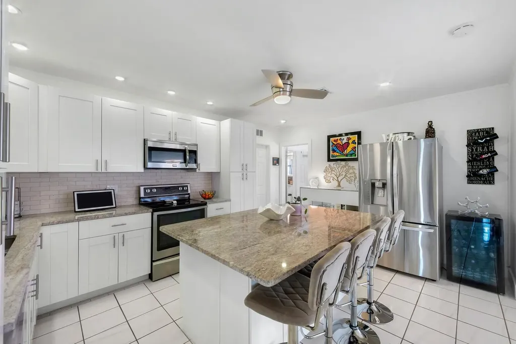 220 SE 2nd Avenue Pompano Beach FL 33060