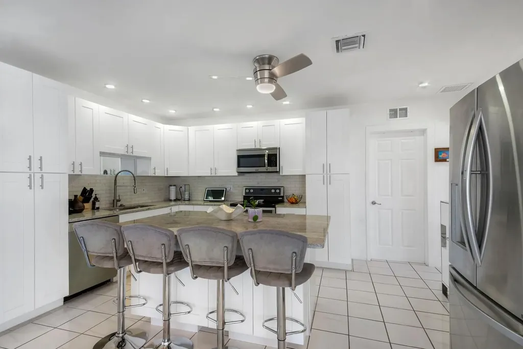 220 SE 2nd Avenue Pompano Beach FL 33060