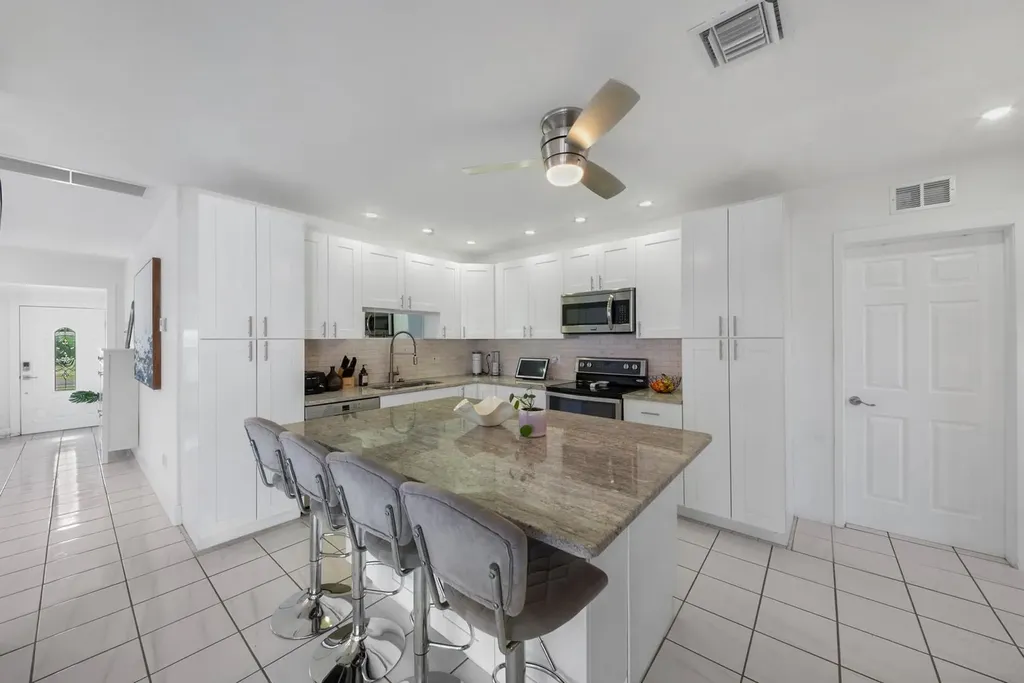 220 SE 2nd Avenue Pompano Beach FL 33060