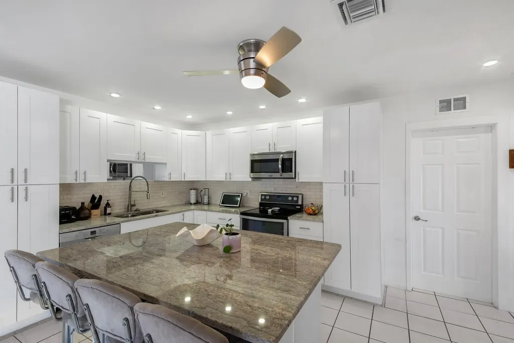 220 SE 2nd Avenue Pompano Beach FL 33060