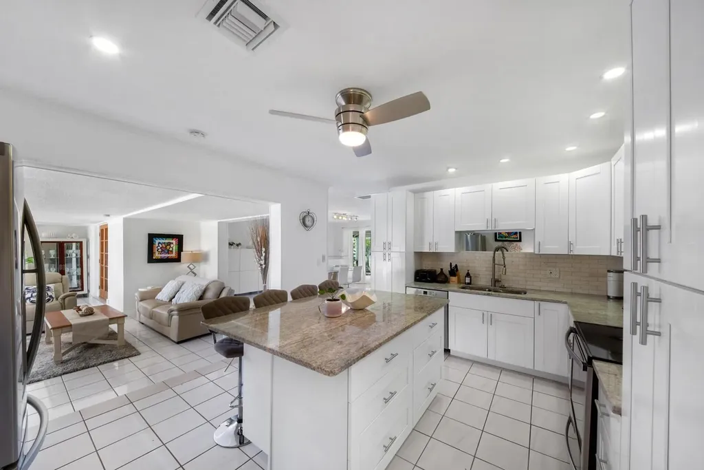220 SE 2nd Avenue Pompano Beach FL 33060