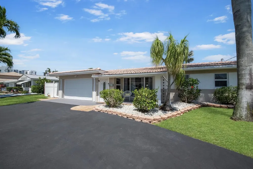 220 SE 2nd Avenue Pompano Beach FL 33060