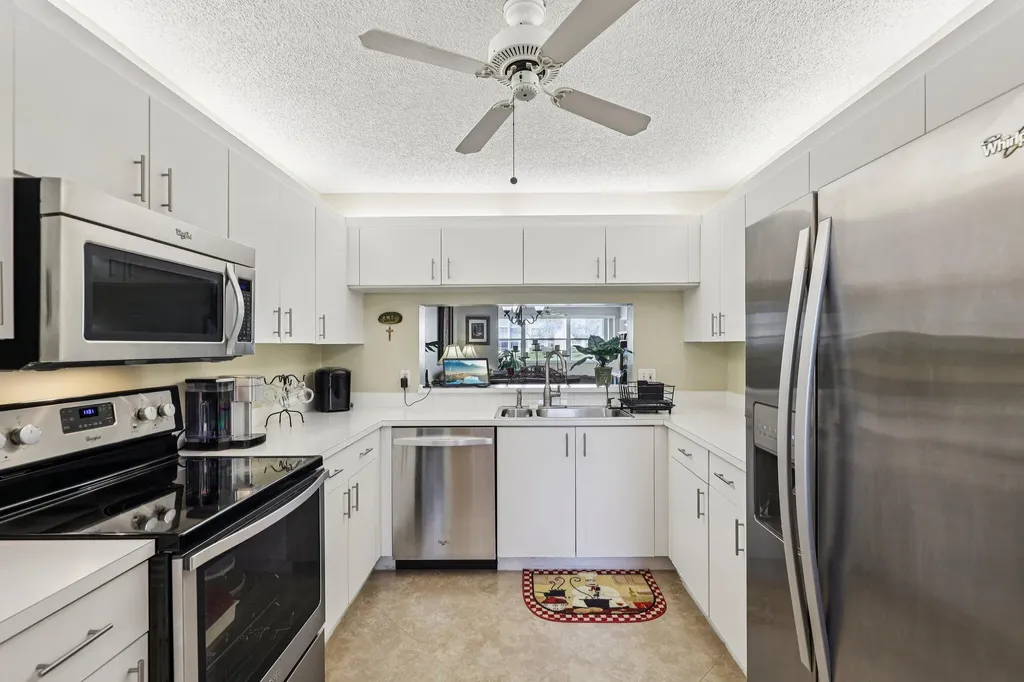 10208 NW 24th Place Sunrise FL 33322