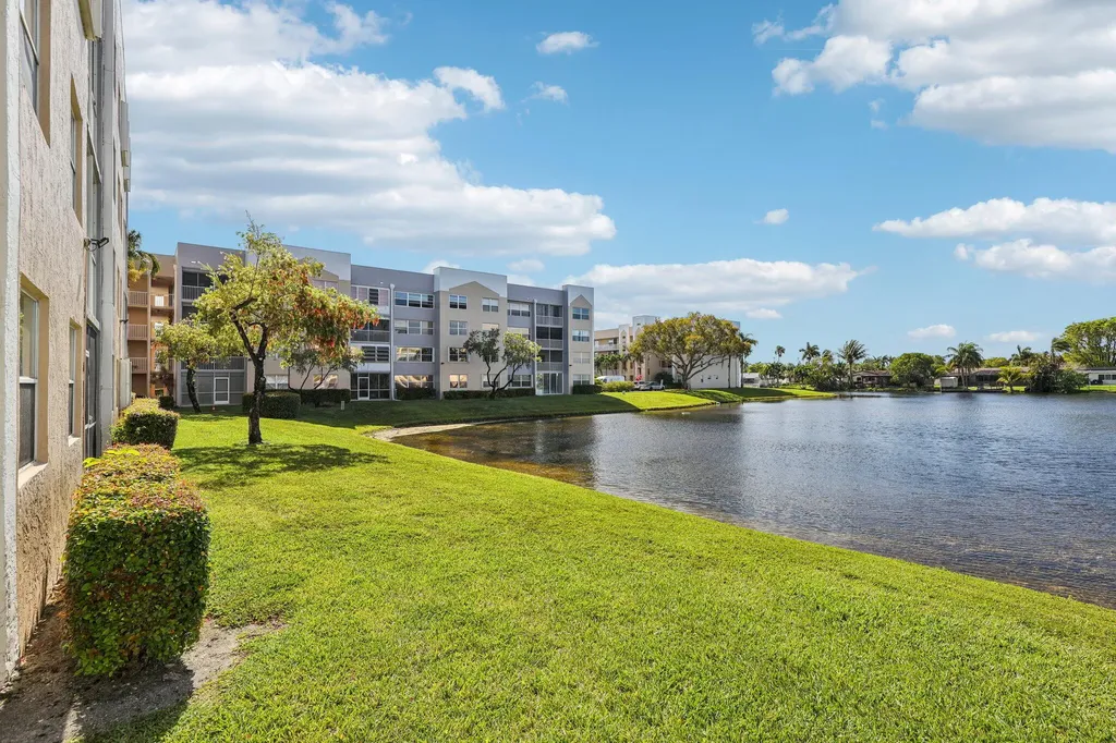 10208 NW 24th Place Sunrise FL 33322