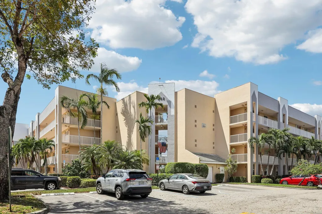 10208 NW 24th Place Sunrise FL 33322