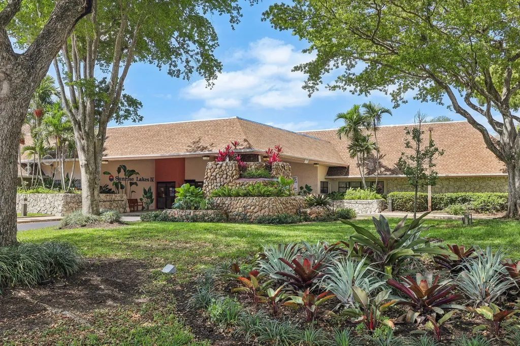 10208 NW 24th Place Sunrise FL 33322