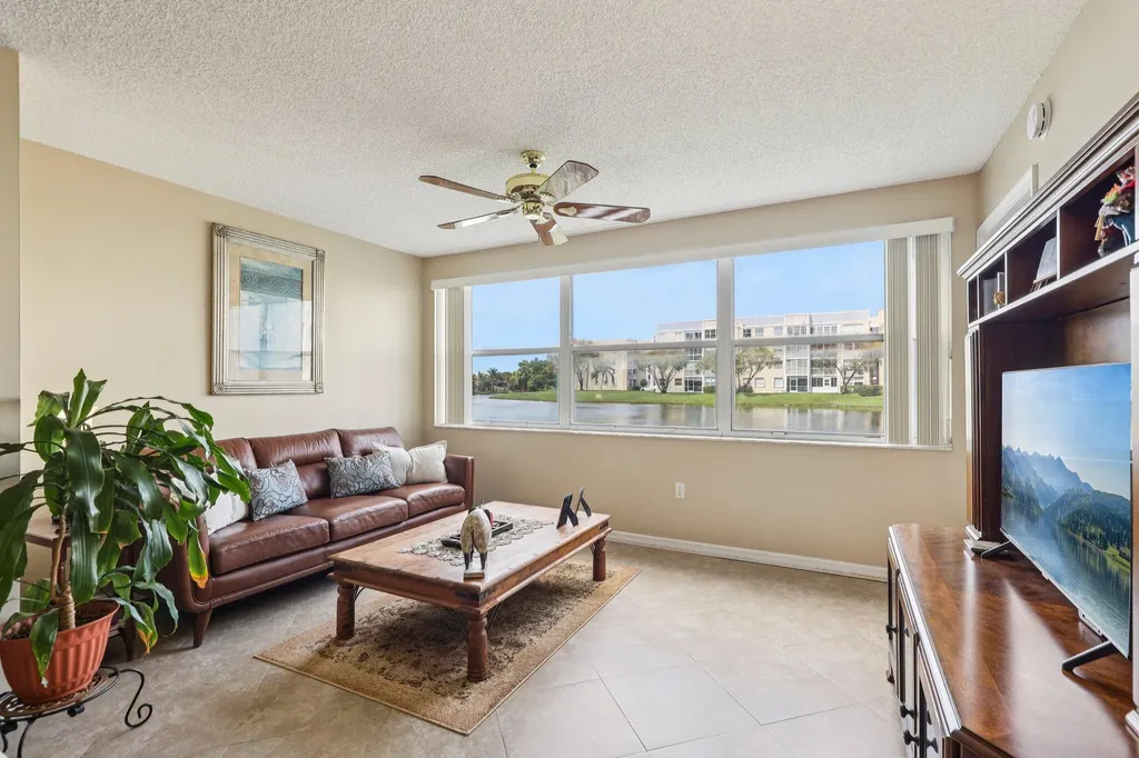 10208 NW 24th Place Sunrise FL 33322