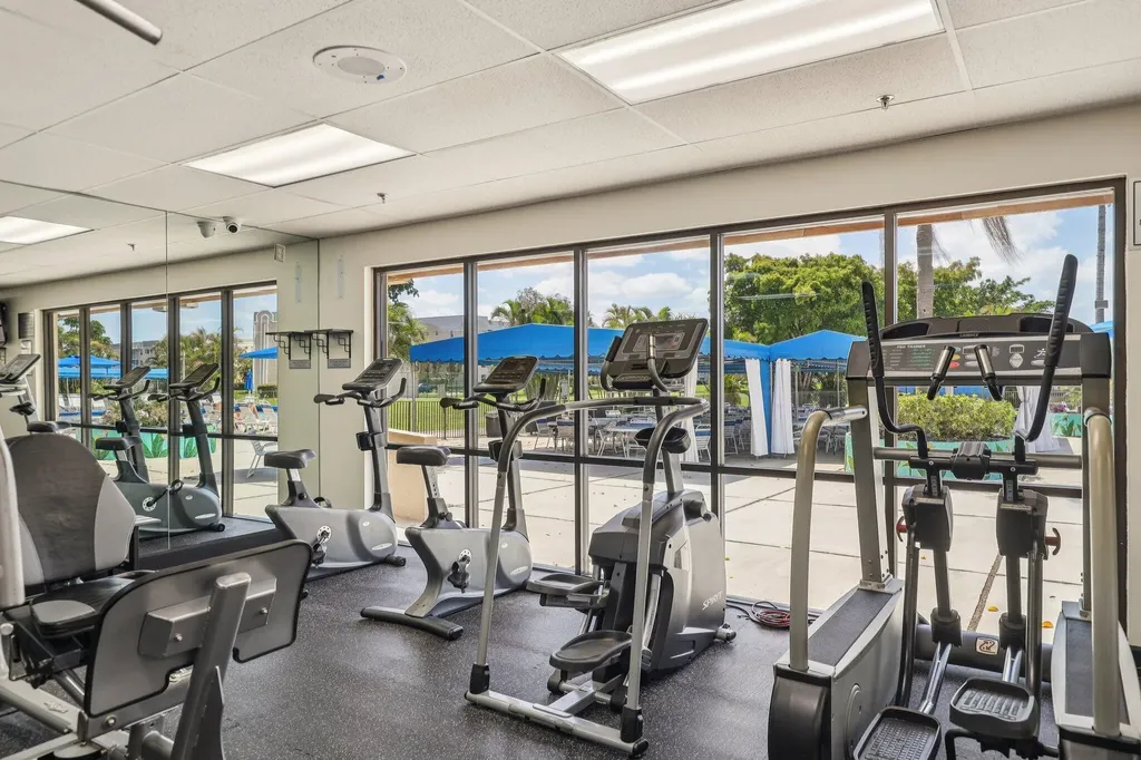 10208 NW 24th Place Sunrise FL 33322