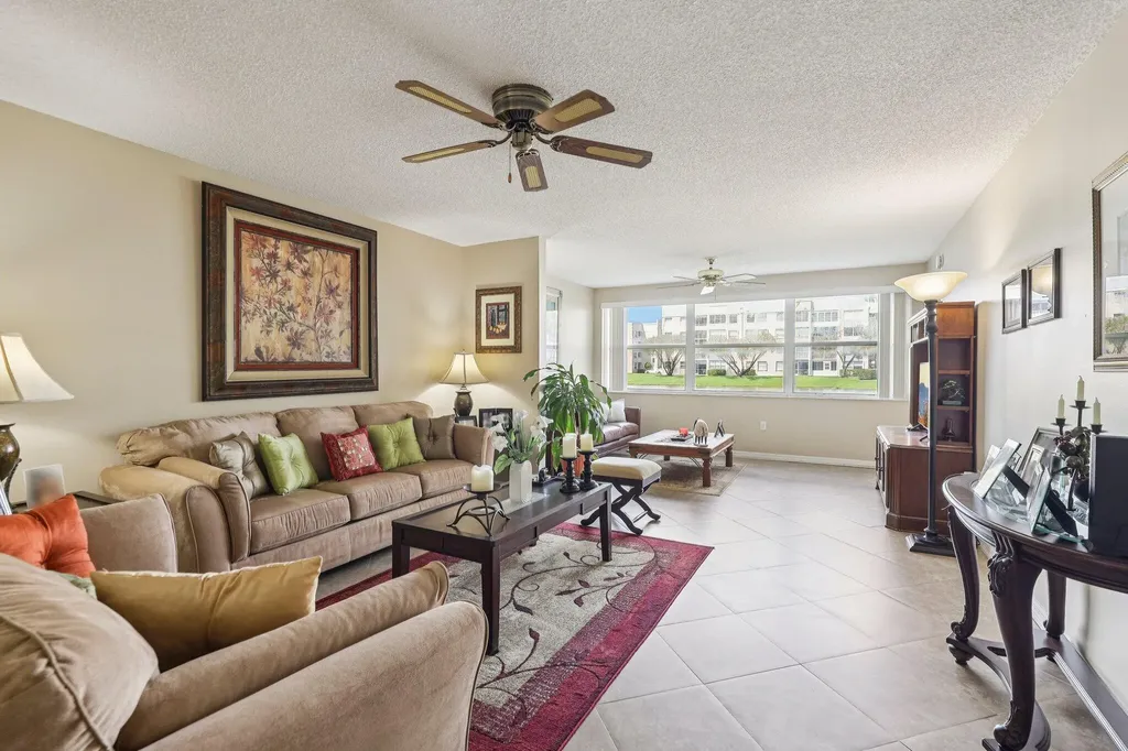 10208 NW 24th Place Sunrise FL 33322
