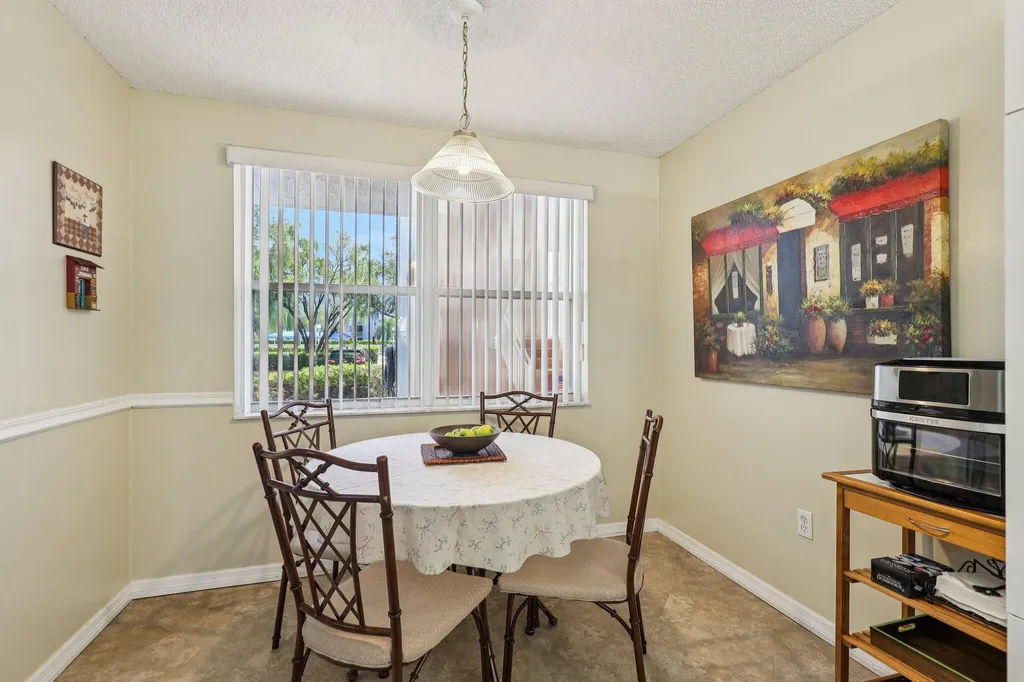 10208 NW 24th Place Sunrise FL 33322