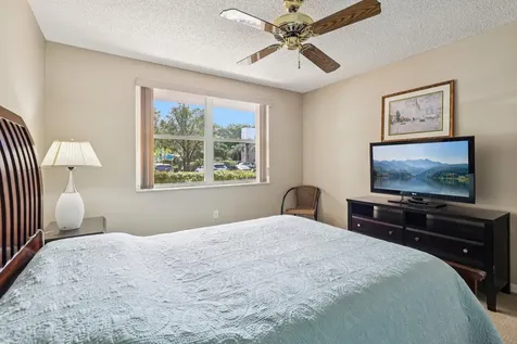 10208 NW 24th Place Sunrise FL 33322