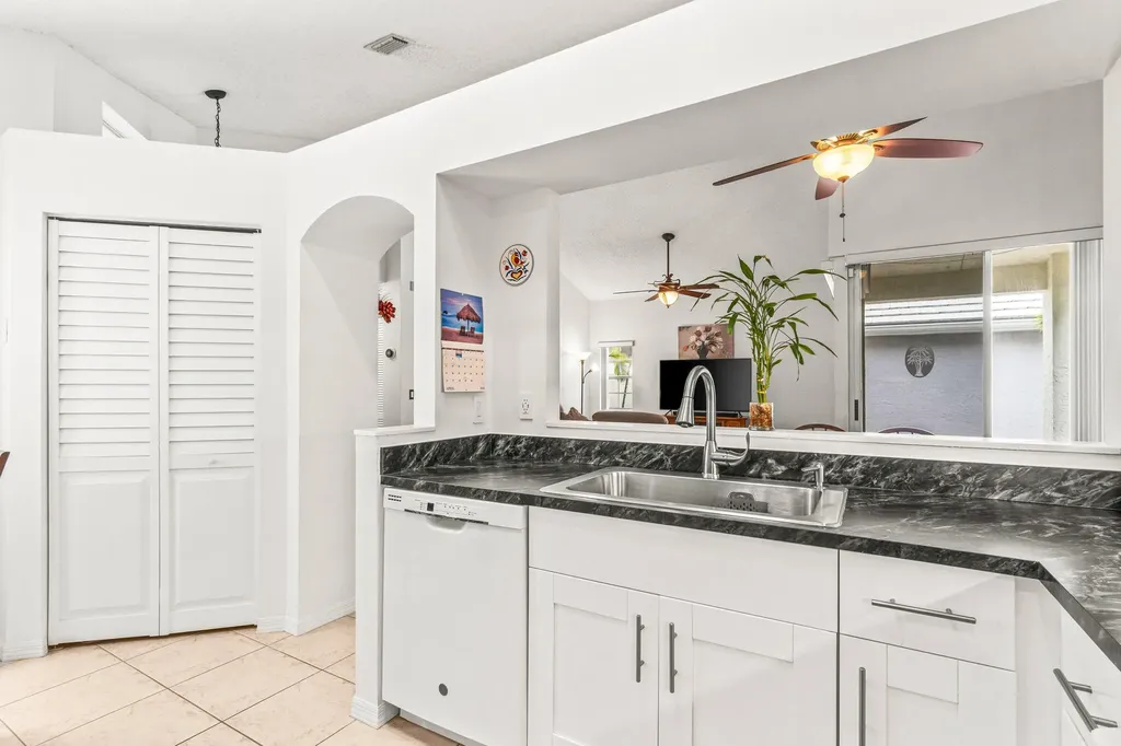 25 Wyndham Lane Palm Beach Gardens FL 33418