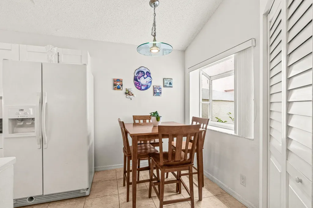 25 Wyndham Lane Palm Beach Gardens FL 33418