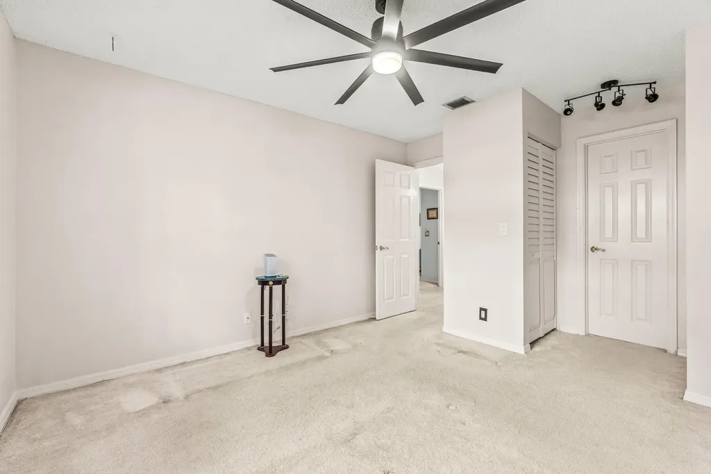 25 Wyndham Lane Palm Beach Gardens FL 33418