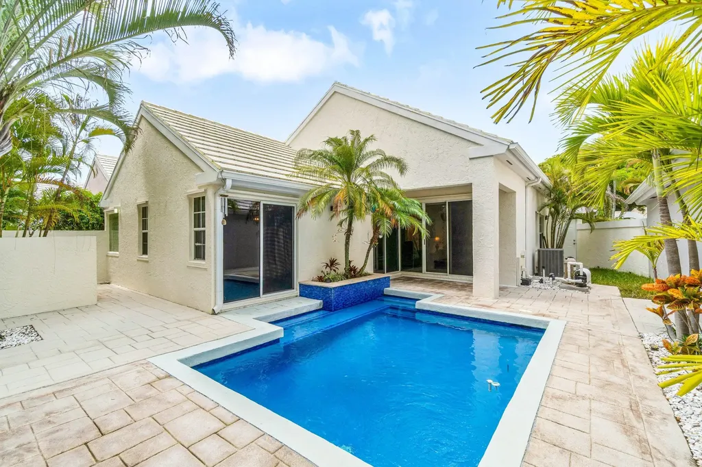 25 Wyndham Lane Palm Beach Gardens FL 33418