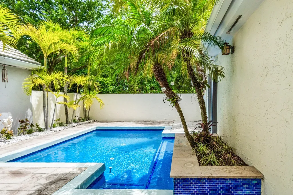25 Wyndham Lane Palm Beach Gardens FL 33418