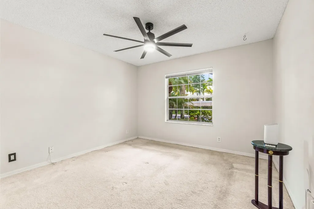 25 Wyndham Lane Palm Beach Gardens FL 33418