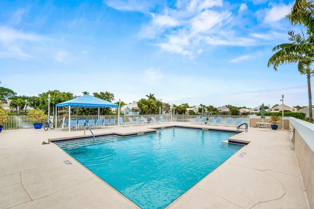 25 Wyndham Lane Palm Beach Gardens FL 33418