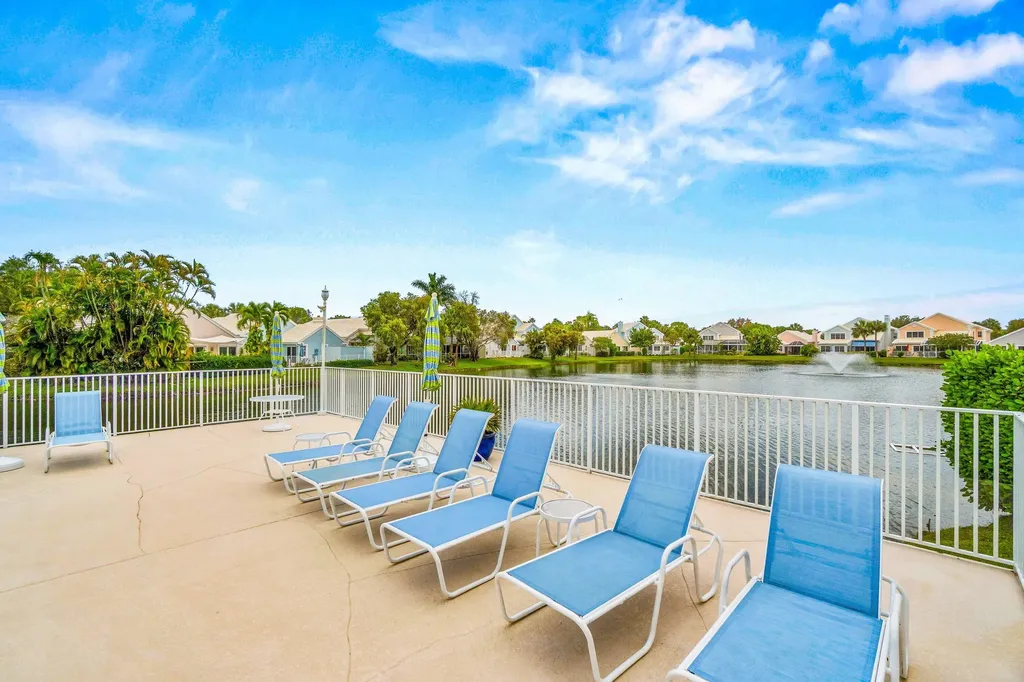 25 Wyndham Lane Palm Beach Gardens FL 33418