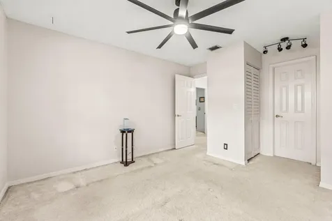 25 Wyndham Lane Palm Beach Gardens FL 33418