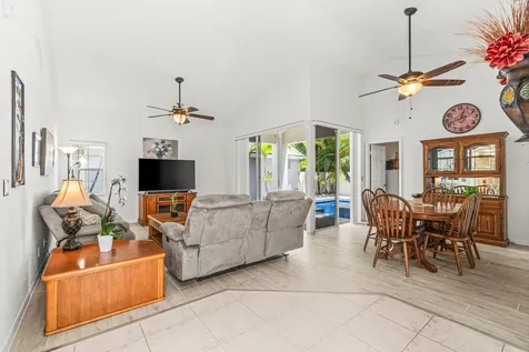 25 Wyndham Lane Palm Beach Gardens FL 33418