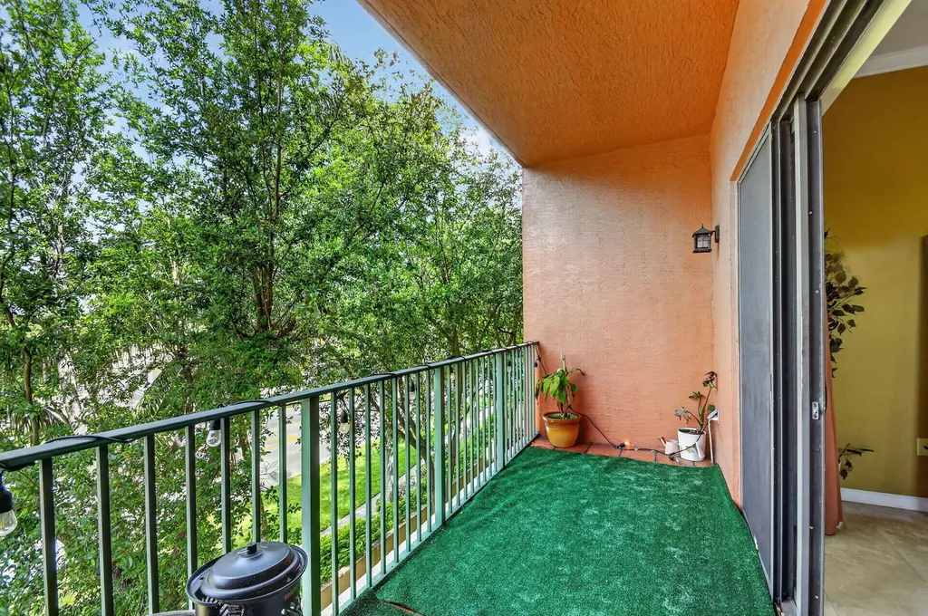 1610 Presidential Way West Palm Beach FL 33401