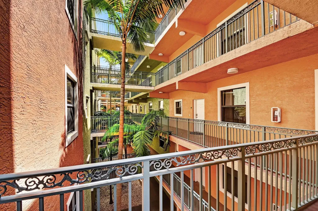 1610 Presidential Way West Palm Beach FL 33401