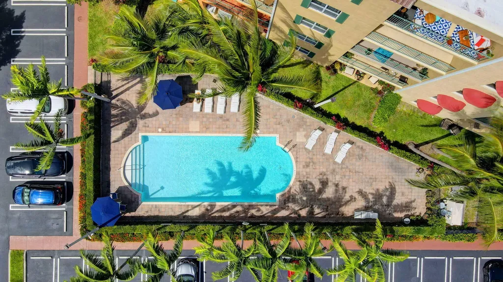 1610 Presidential Way West Palm Beach FL 33401