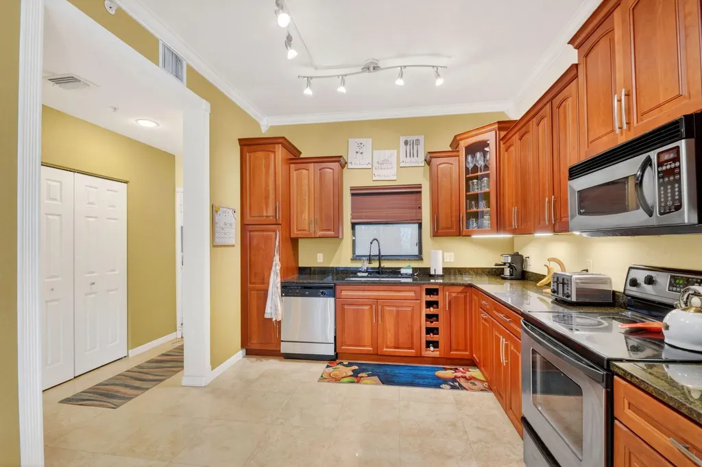 1610 Presidential Way West Palm Beach FL 33401